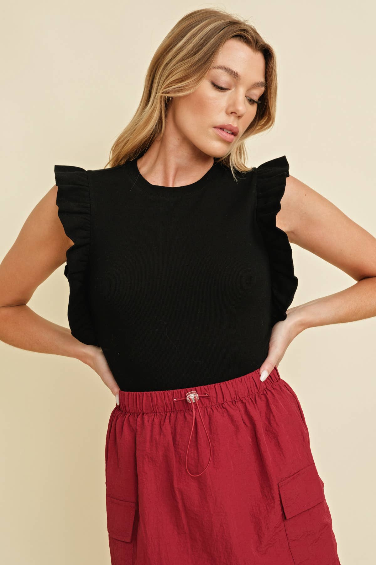 GAME DAY RUFFLE CAP SLEEVE TOP