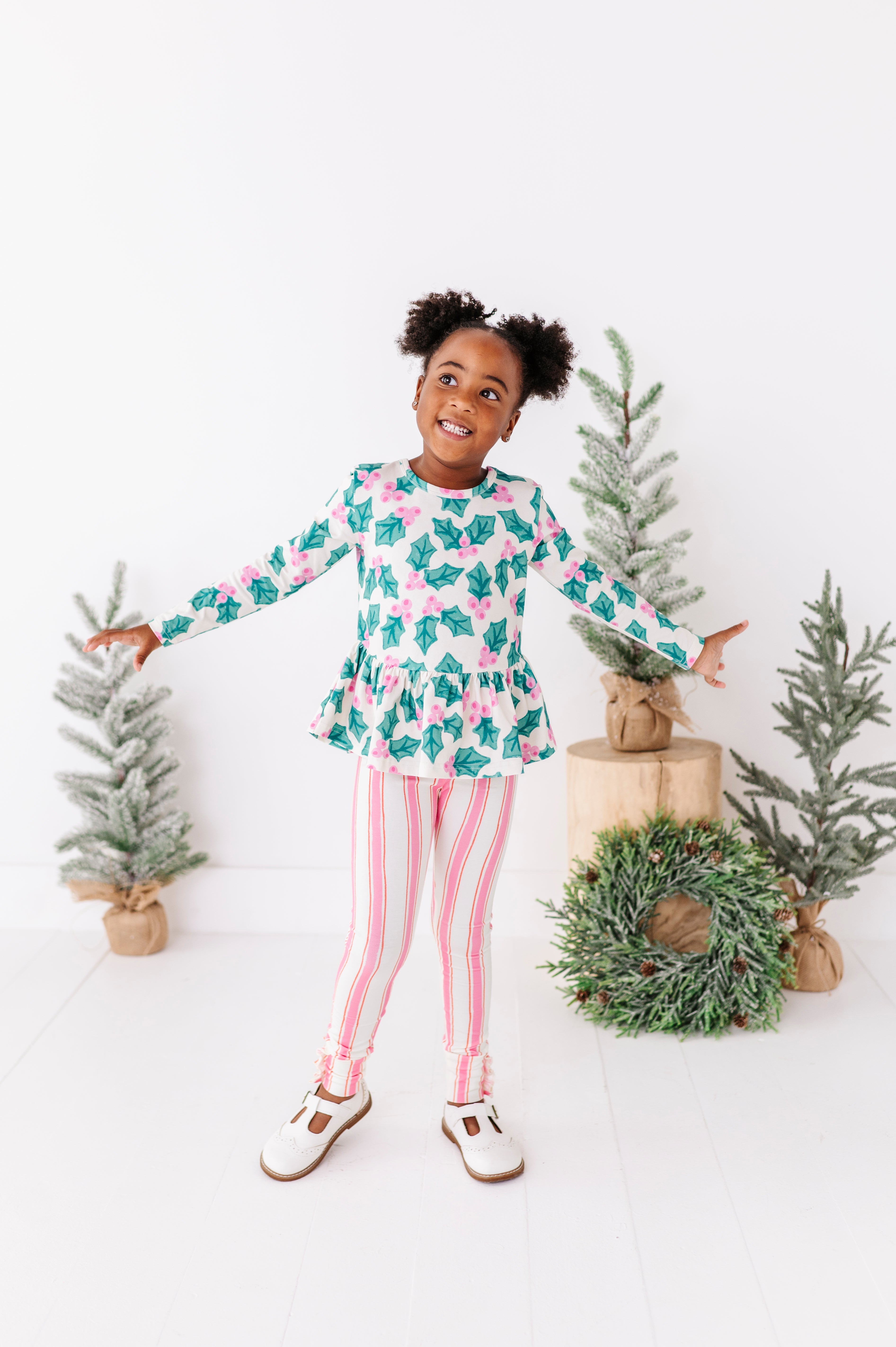 Pink Candy Cane Stripe Leggings | SLIM LEGGINGS