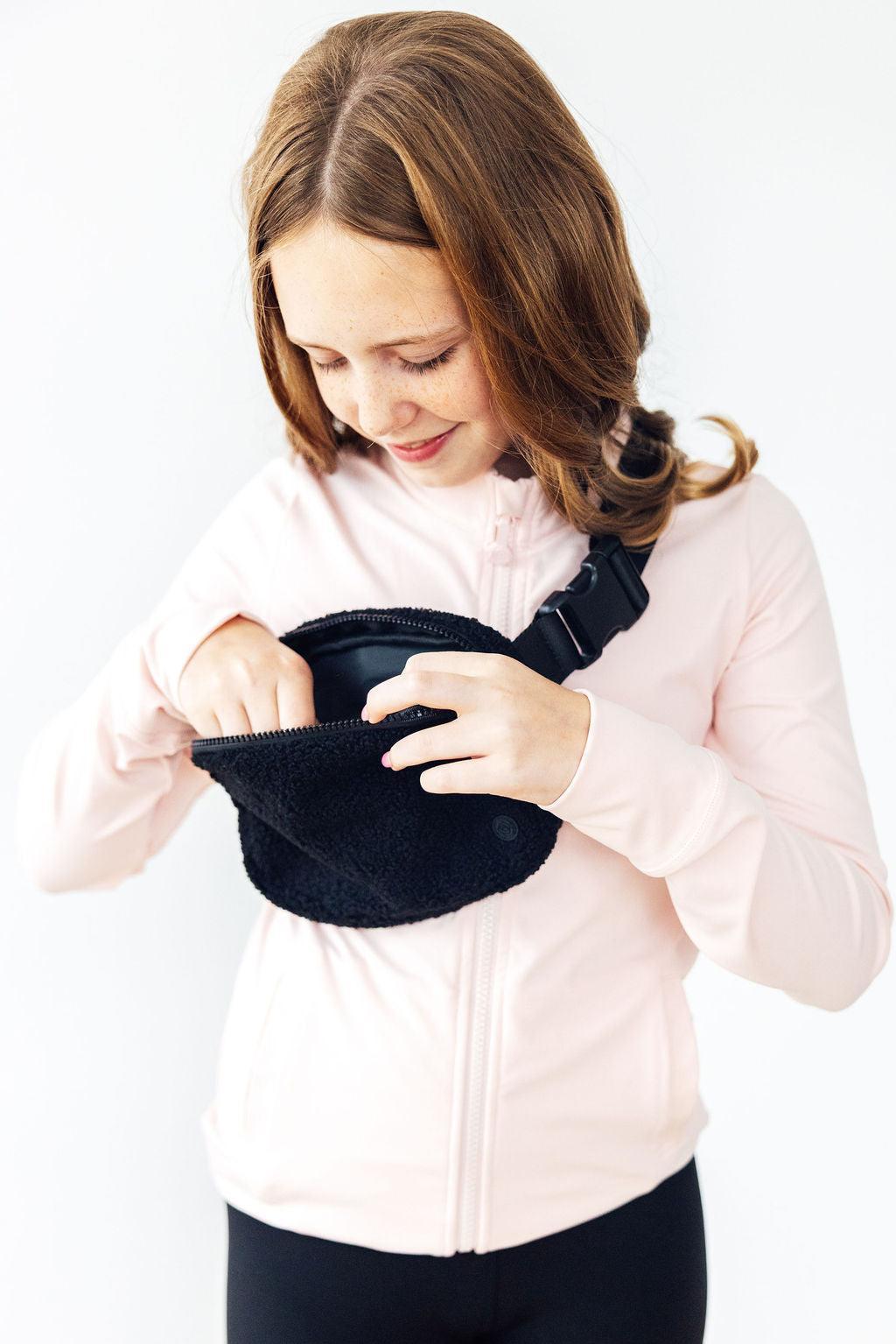 Black Fleece Belt Bag - Bexa Boutique