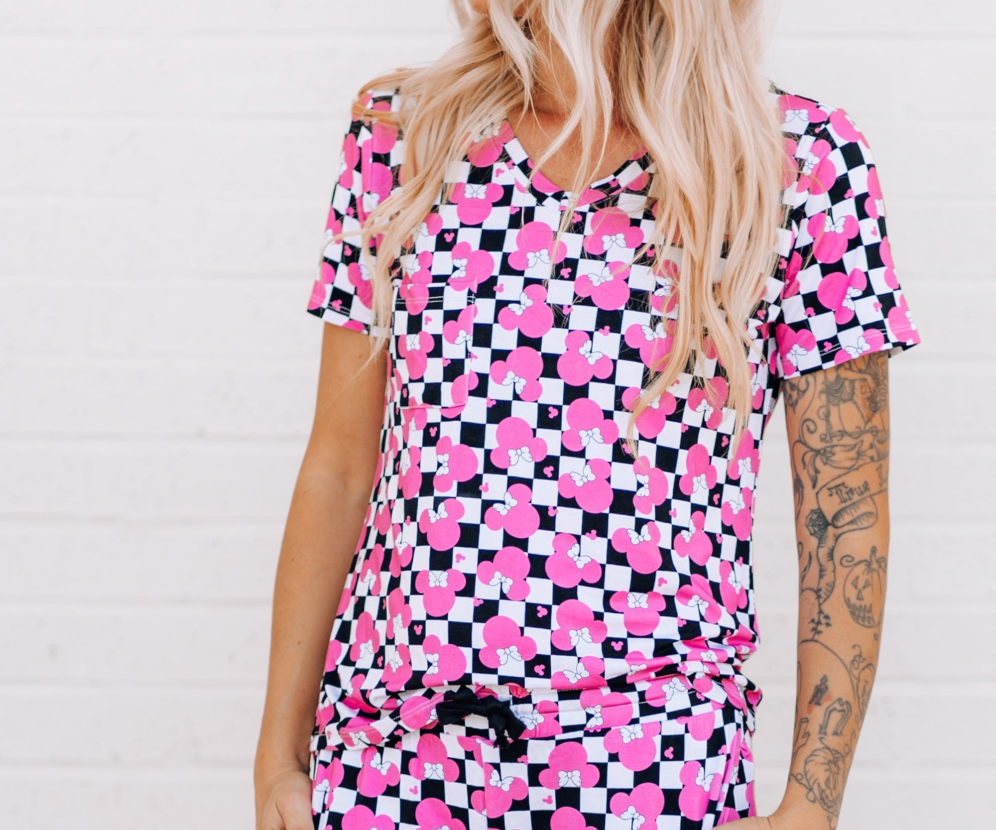 MAMA V-NECK- Millie Magic (Pink) - Bexa Boutique
