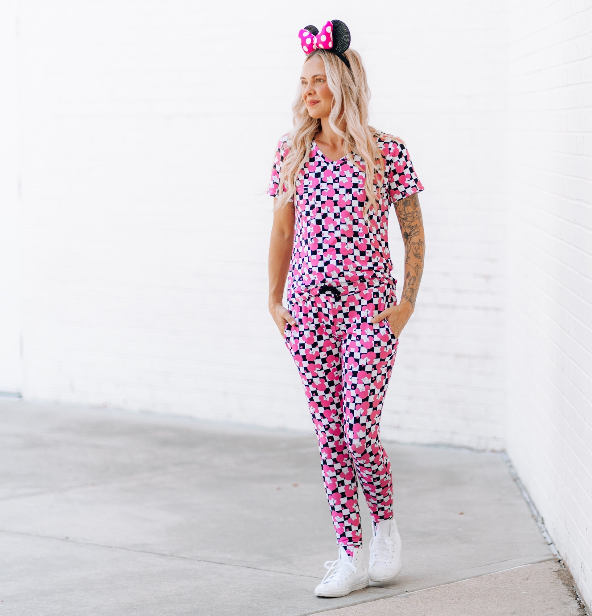 MAMA V-NECK- Millie Magic (Pink) - Bexa Boutique
