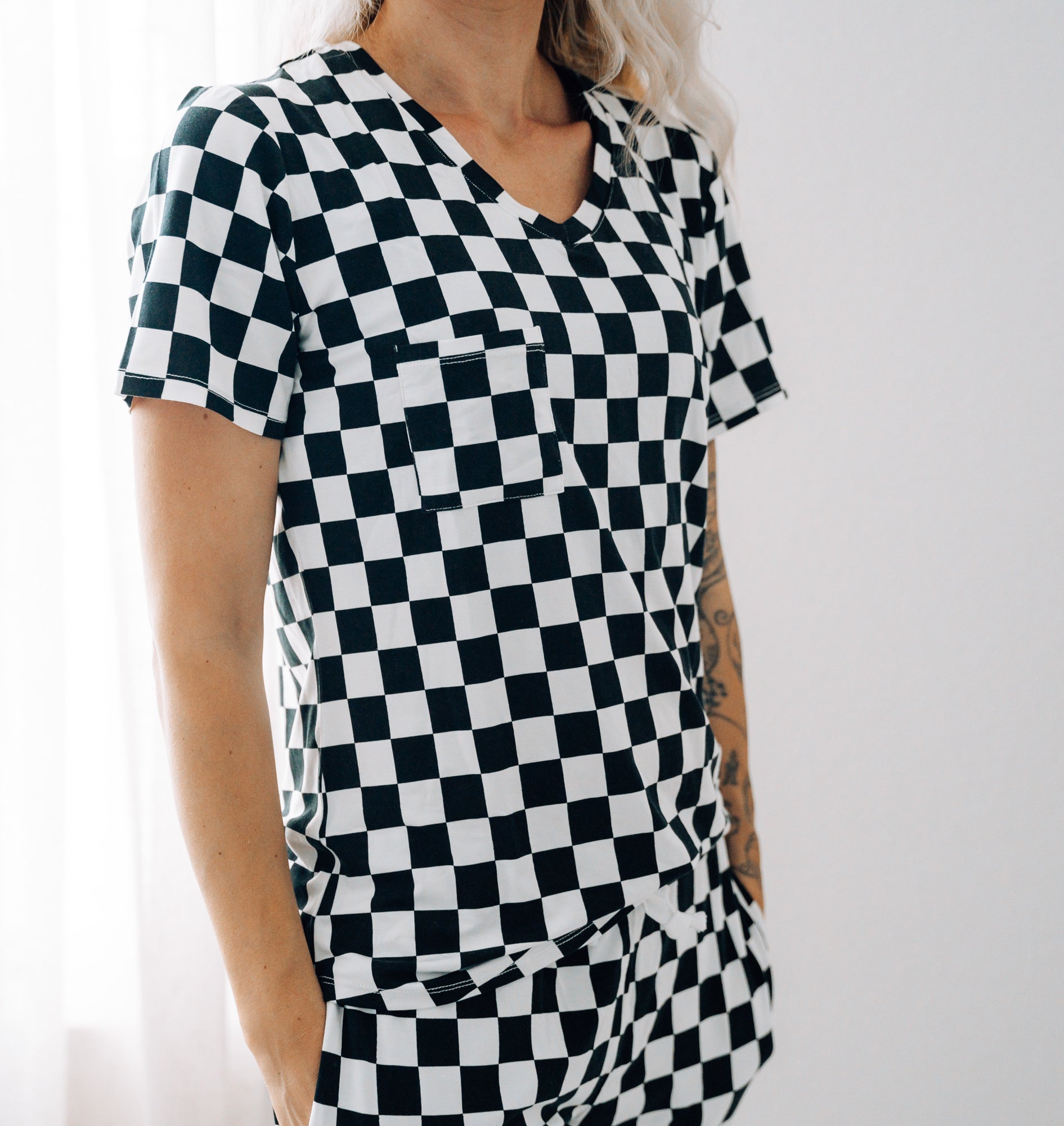 MAMA V-NECK- B+W Check - Bexa Boutique