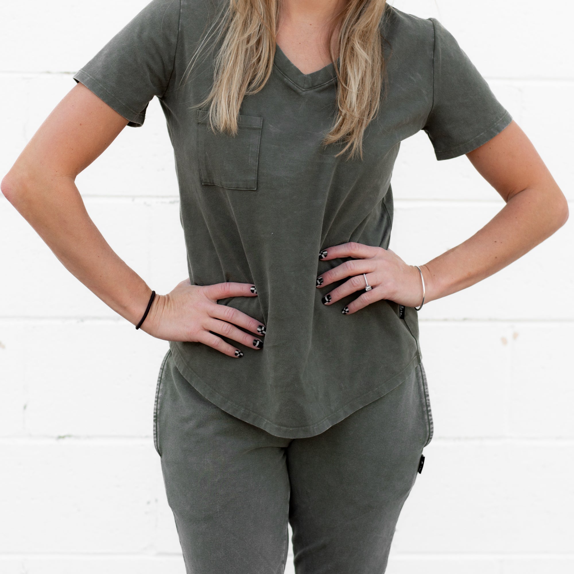 MAMA V-NECK- Moss Snow Wash - Bexa Boutique