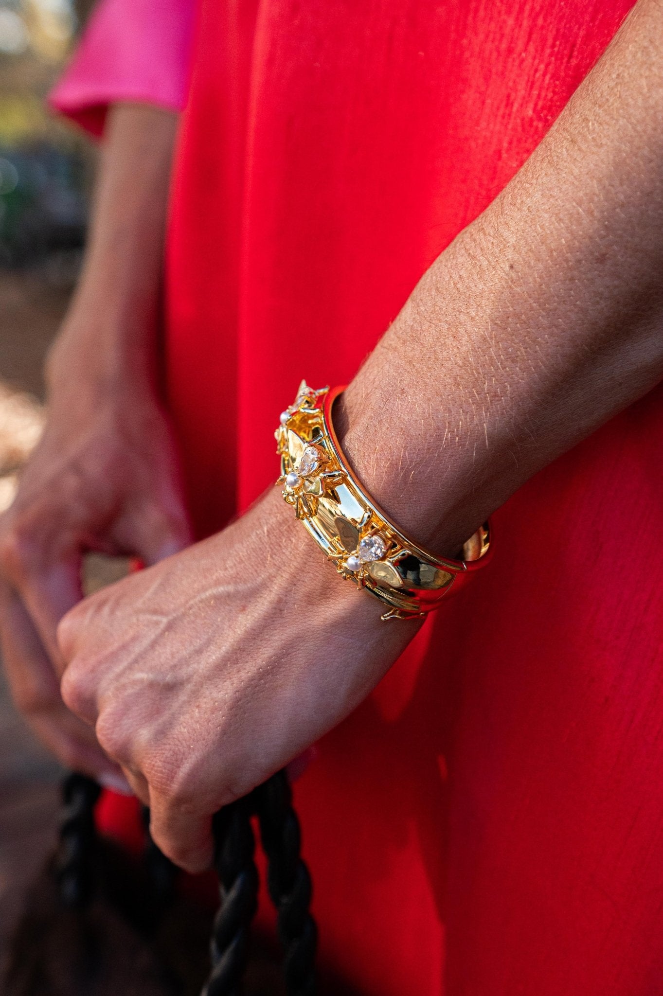 Bee Hinged Cuff - 18k Gold Plated - Bexa Boutique