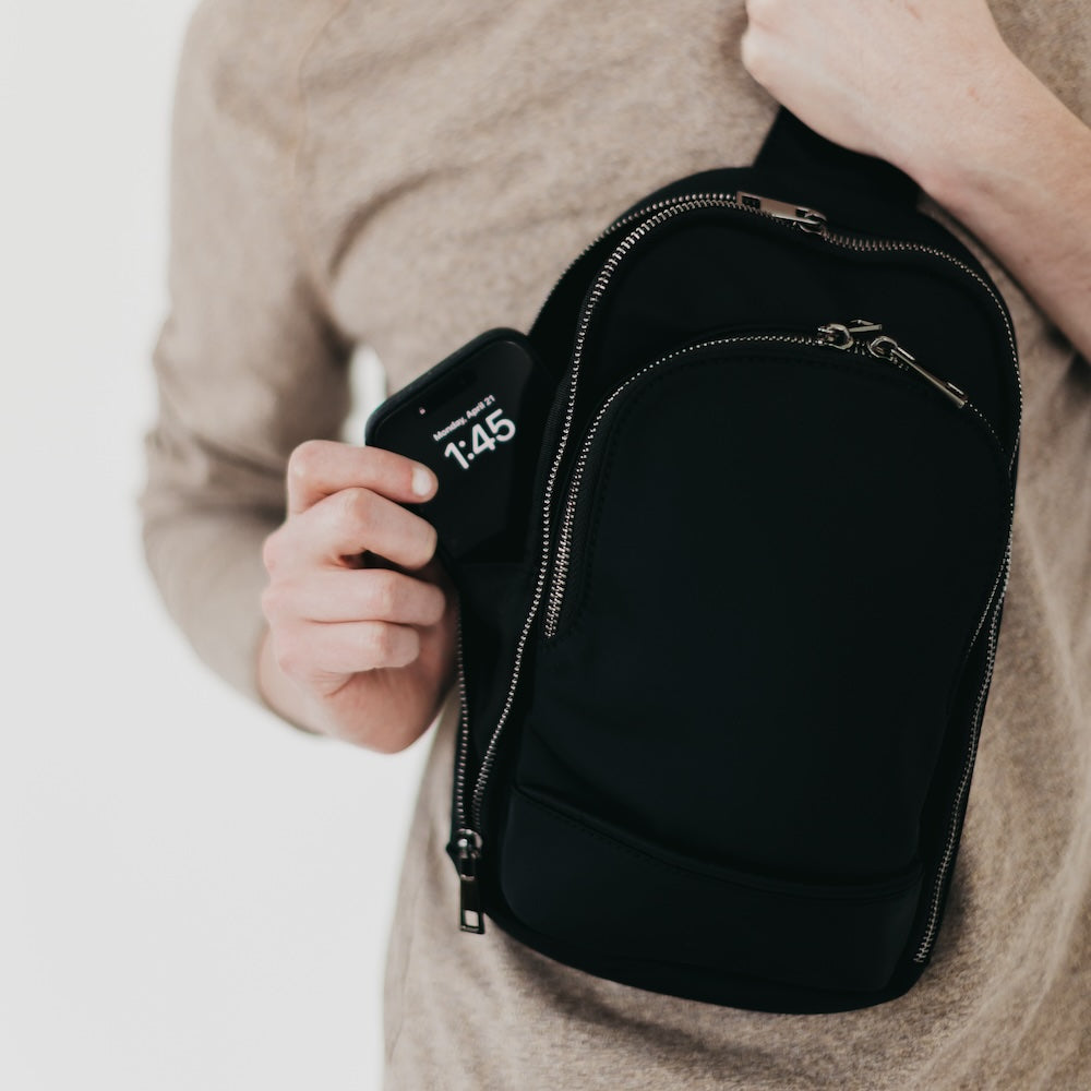 L'uomo Unisex Crossbody Bag