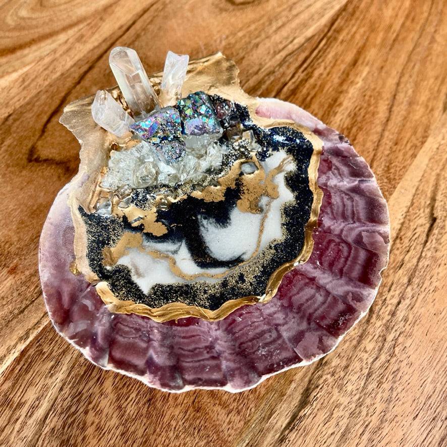 XL Lion's Paw Geode Resin Ring Dish - Irridescent Druzy & Clear Quartz - Pretty Crafty Lady Shop