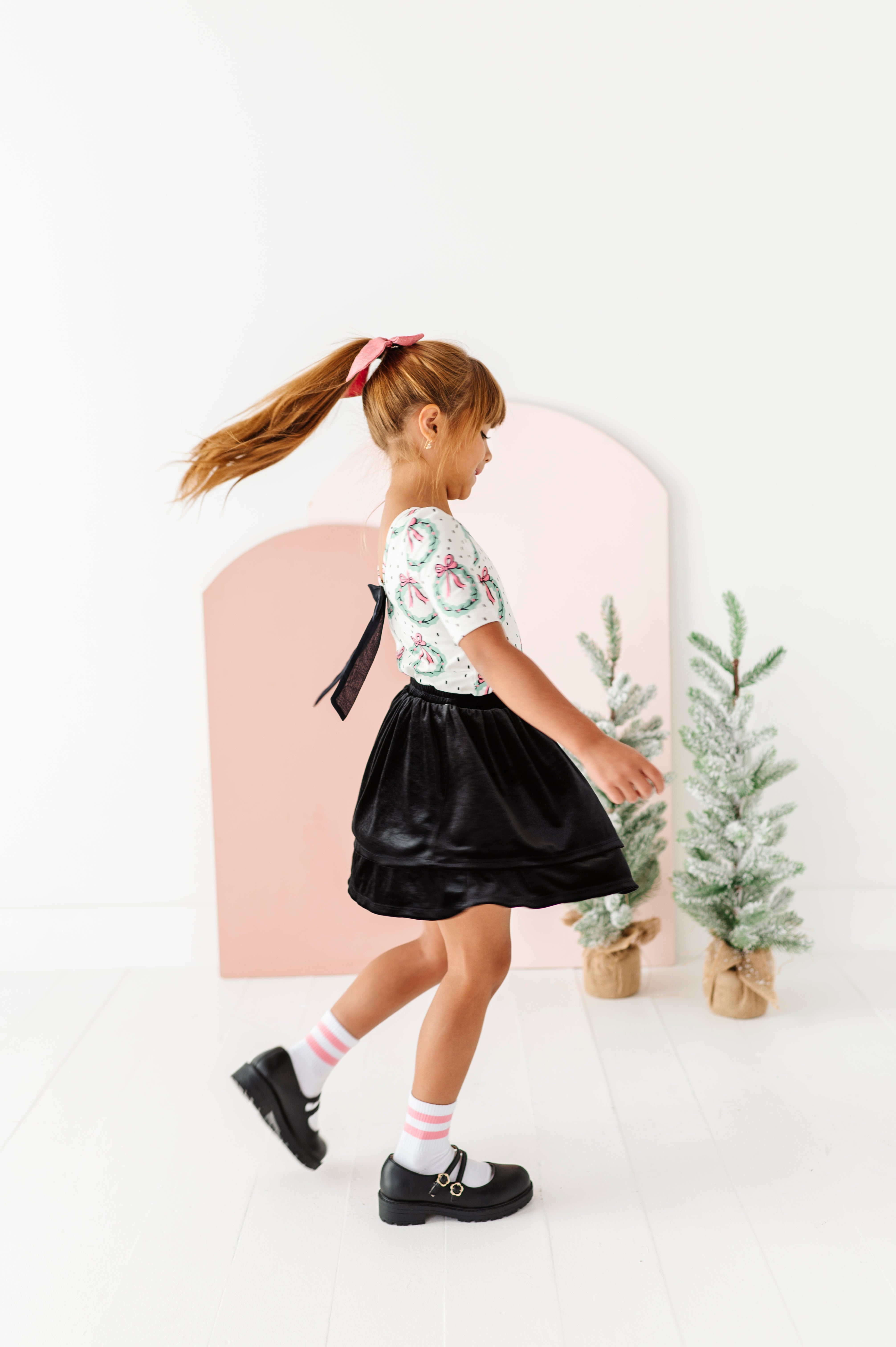 Girly Wreath Top| Scoop Back TEE