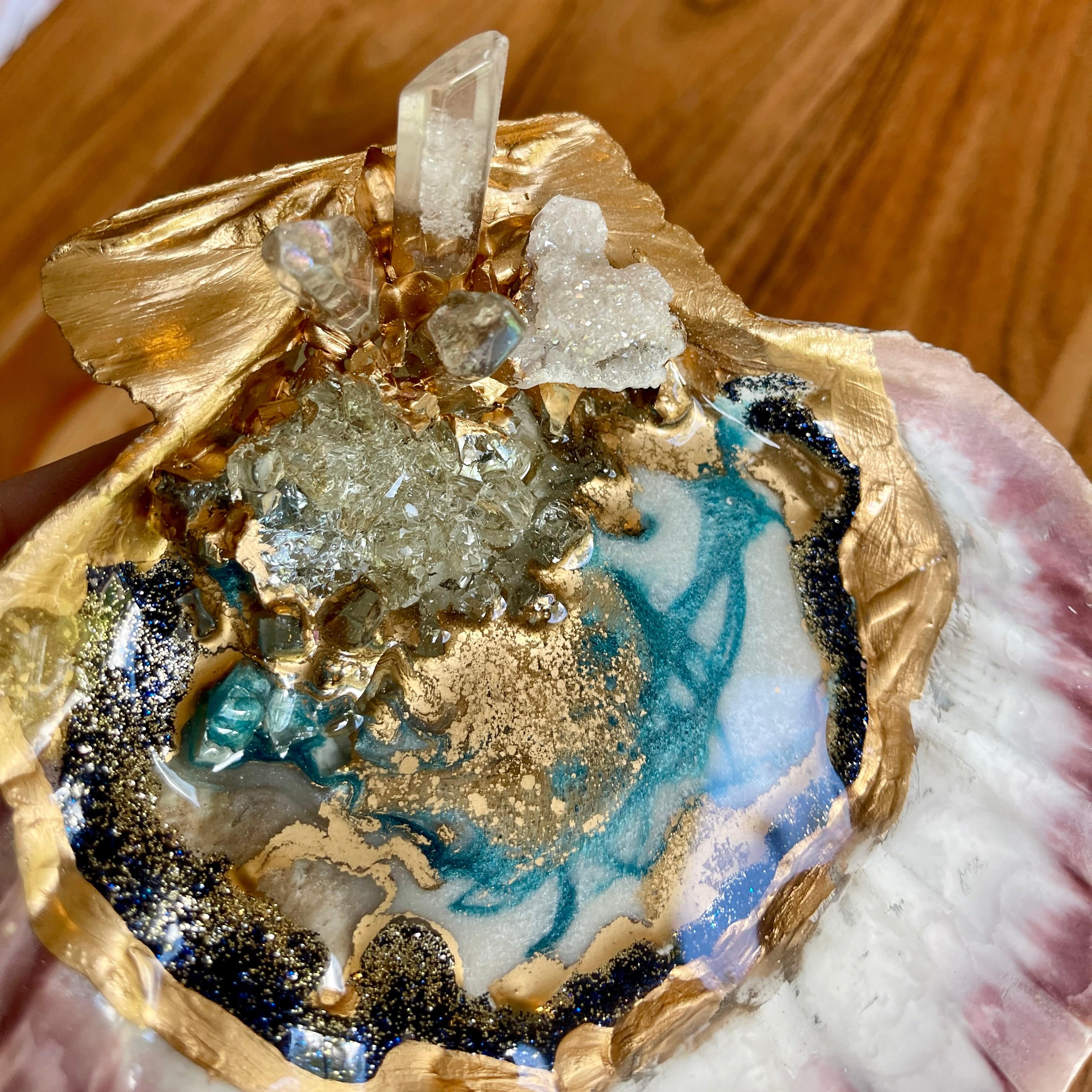 XL Lion's Paw Geode Resin Ring Dish - White Druzy, Clear Quartz and Blue - Pretty Crafty Lady Shop