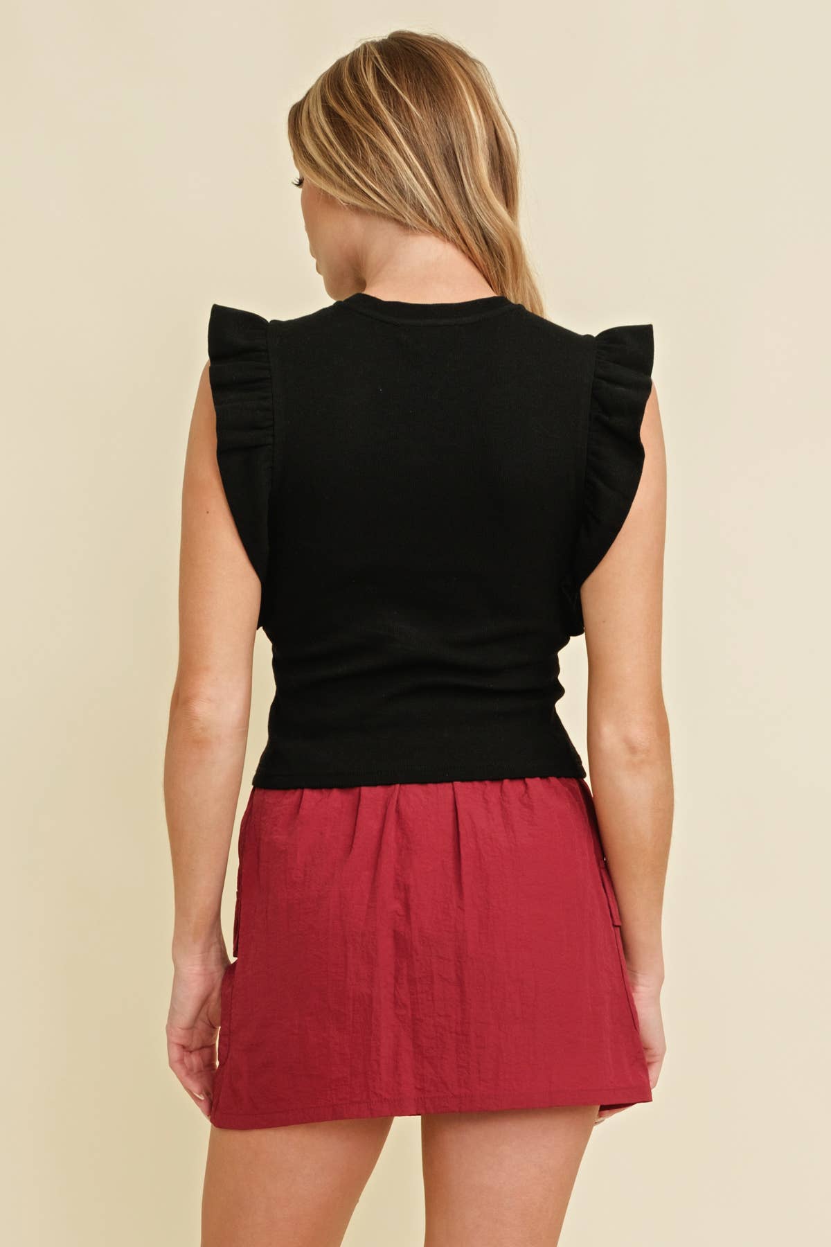 GAME DAY RUFFLE CAP SLEEVE TOP