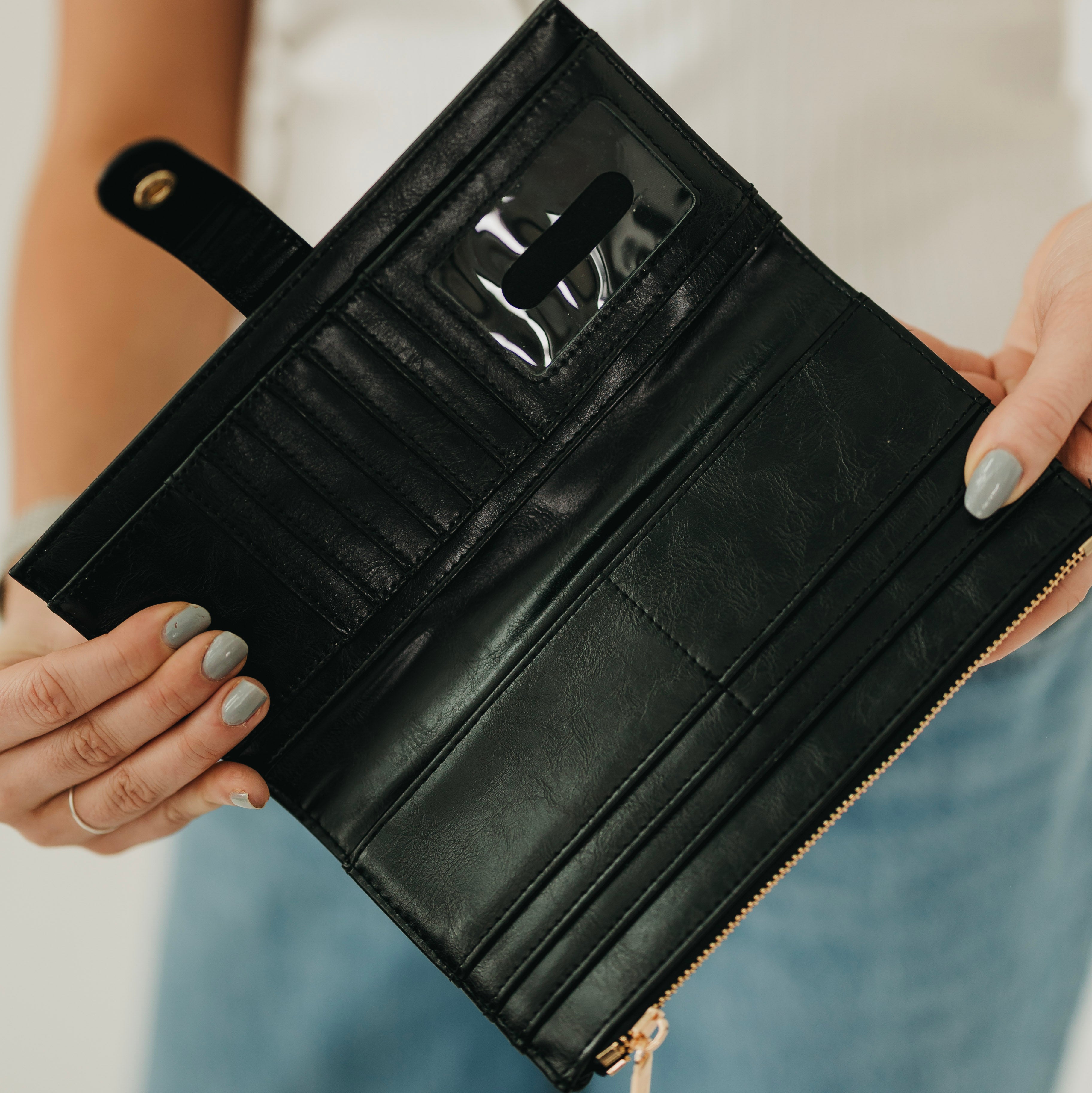Essentials Carryall Wallet - Black - Bexa Boutique