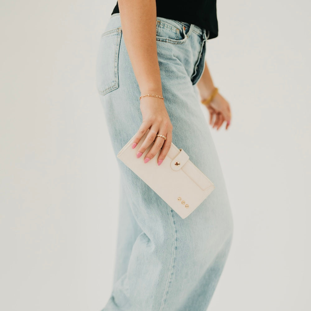 Essentials Carryall Wallet - Black - Bexa Boutique