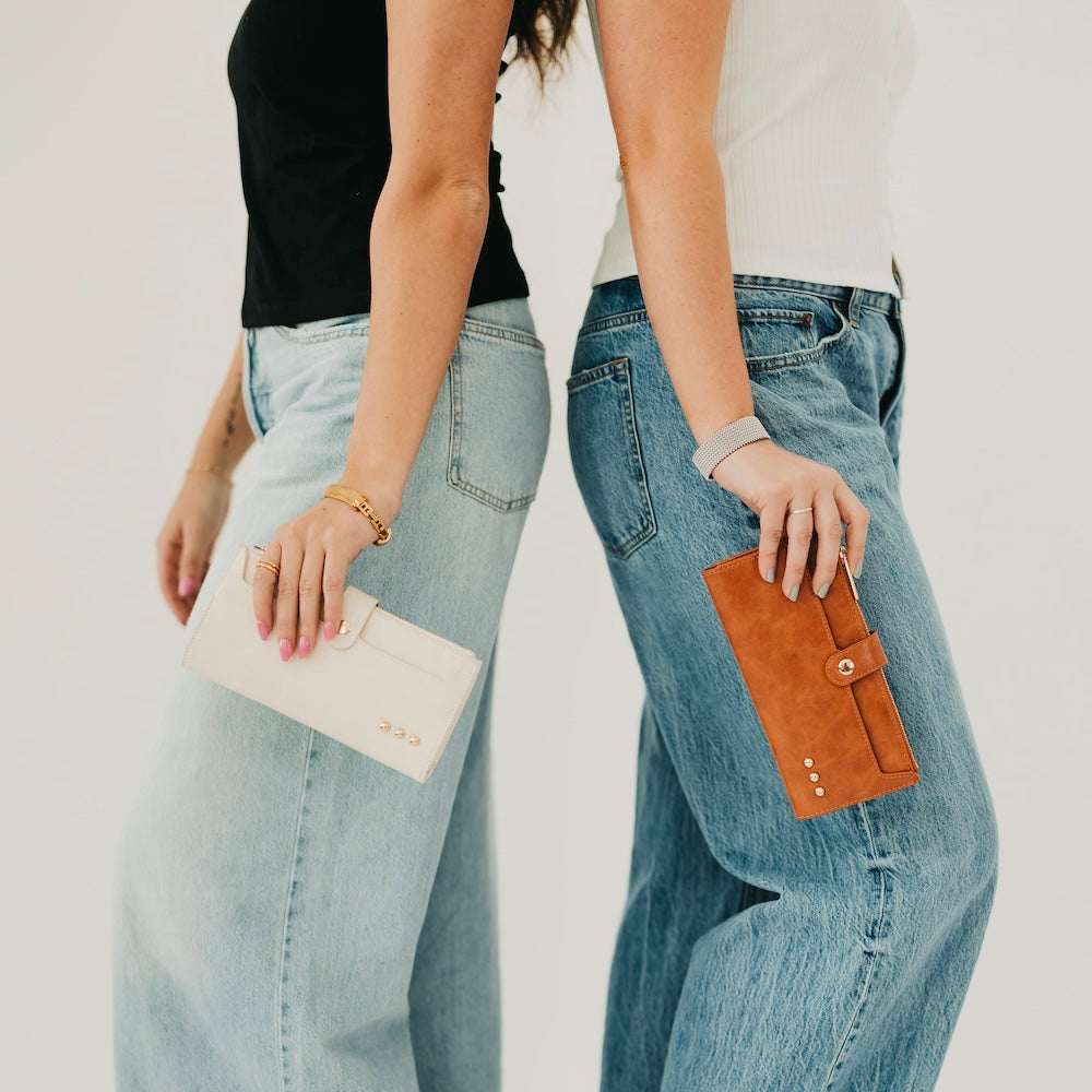 Essentials Carryall Wallet - Black - Bexa Boutique