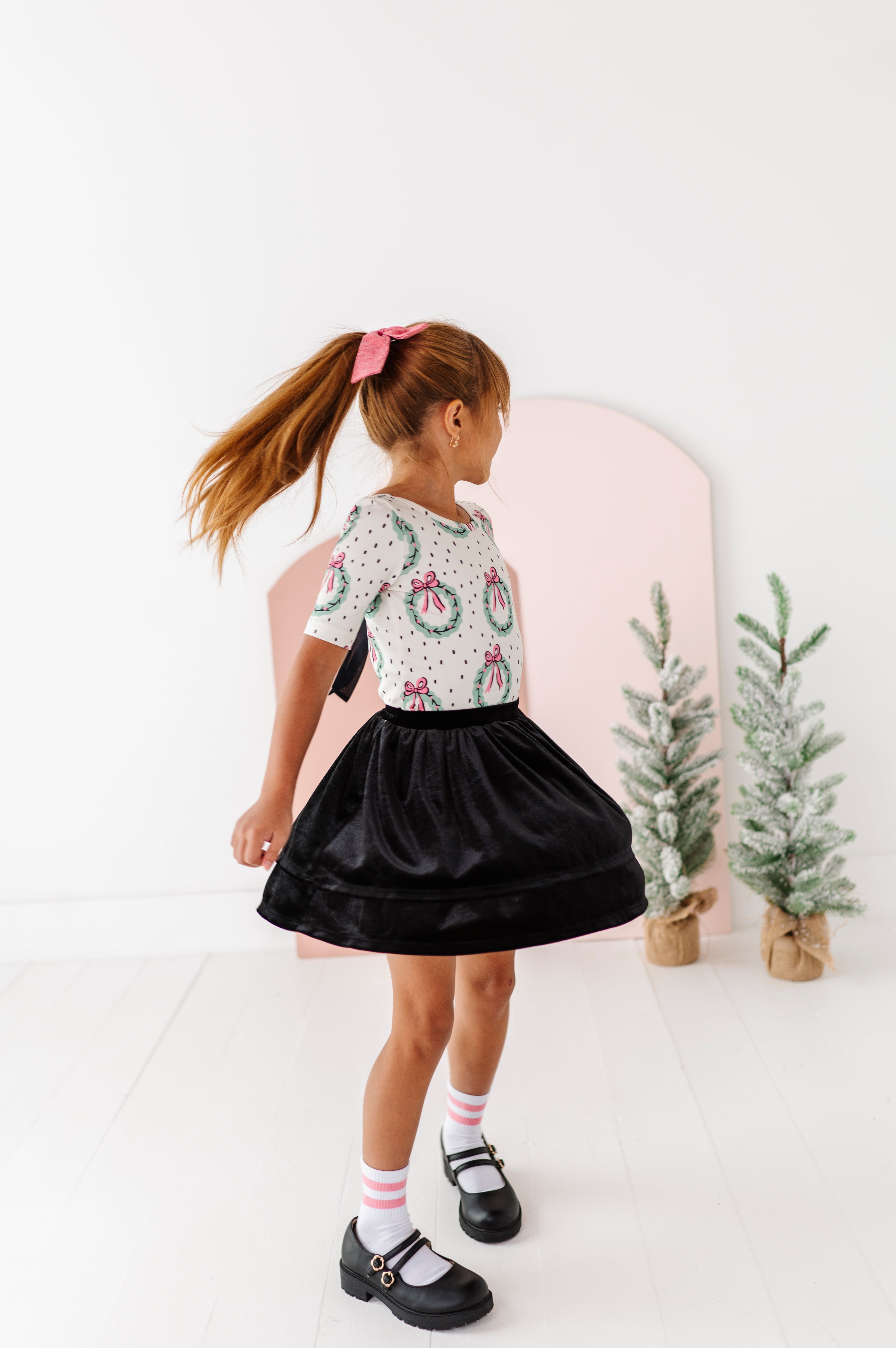 Girly Wreath Top| Scoop Back TEE