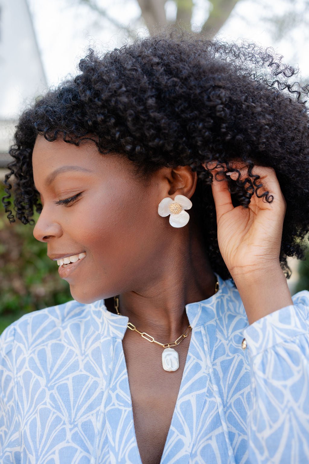 Bell Acrylic Flower Earring - Light Pink - Bexa Boutique