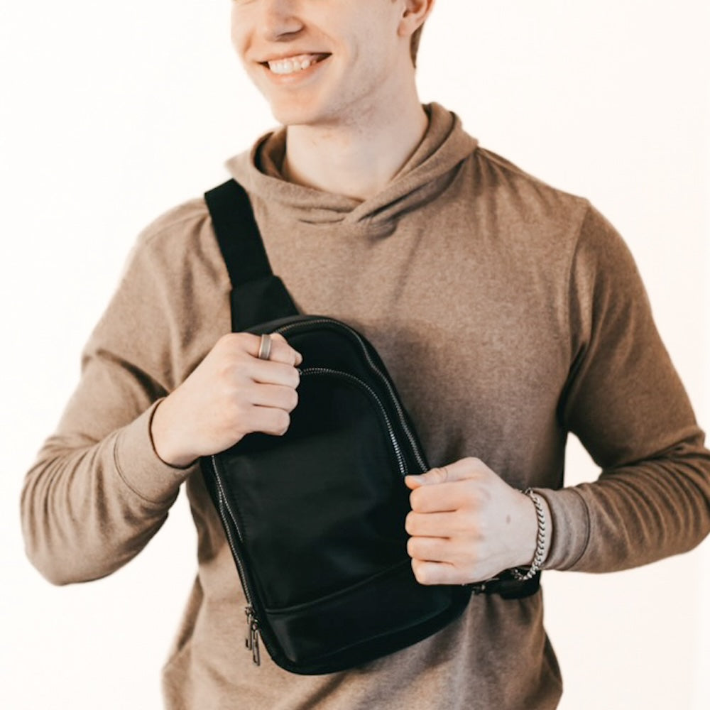 L'uomo Unisex Crossbody Bag