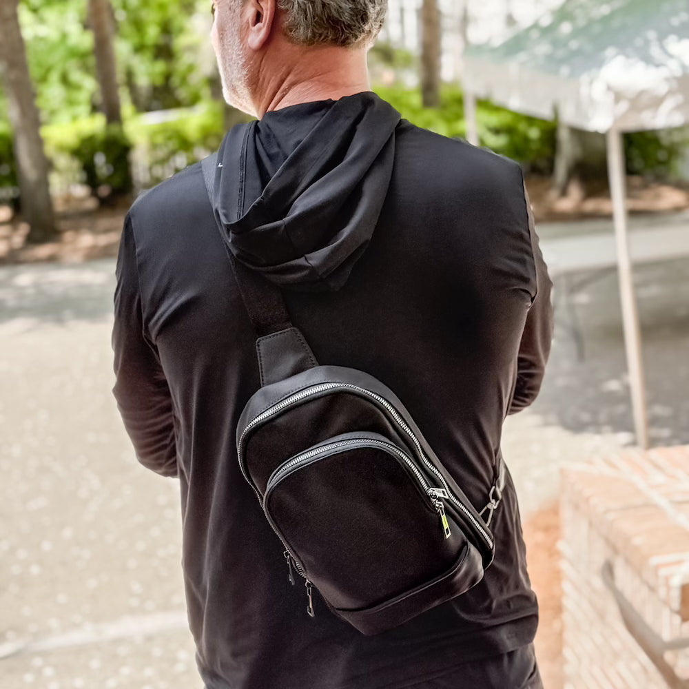 L'uomo Unisex Crossbody Bag